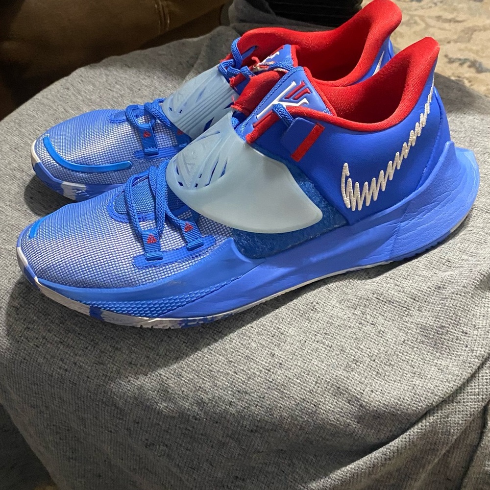 Nike Kyrie Low 3 Pacific Blue 
Size 12  Men’s  Good Condition